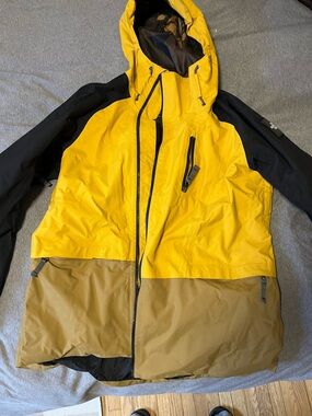 The North Face Yellow, Black & Brown Ski Jacket